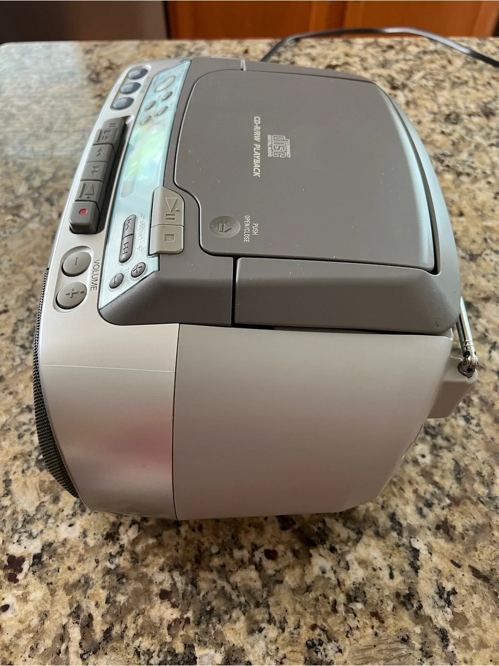 Sony CFD-S01 CD Player Boombox AM FM Radio Cassette WORKING Battery or Plug In